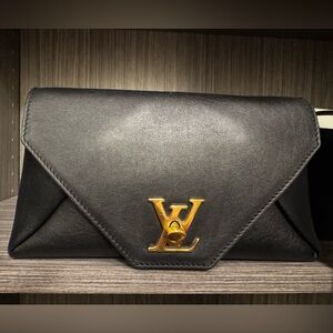 Louis Vuitton !! Black and Gold Designer Women's Bag